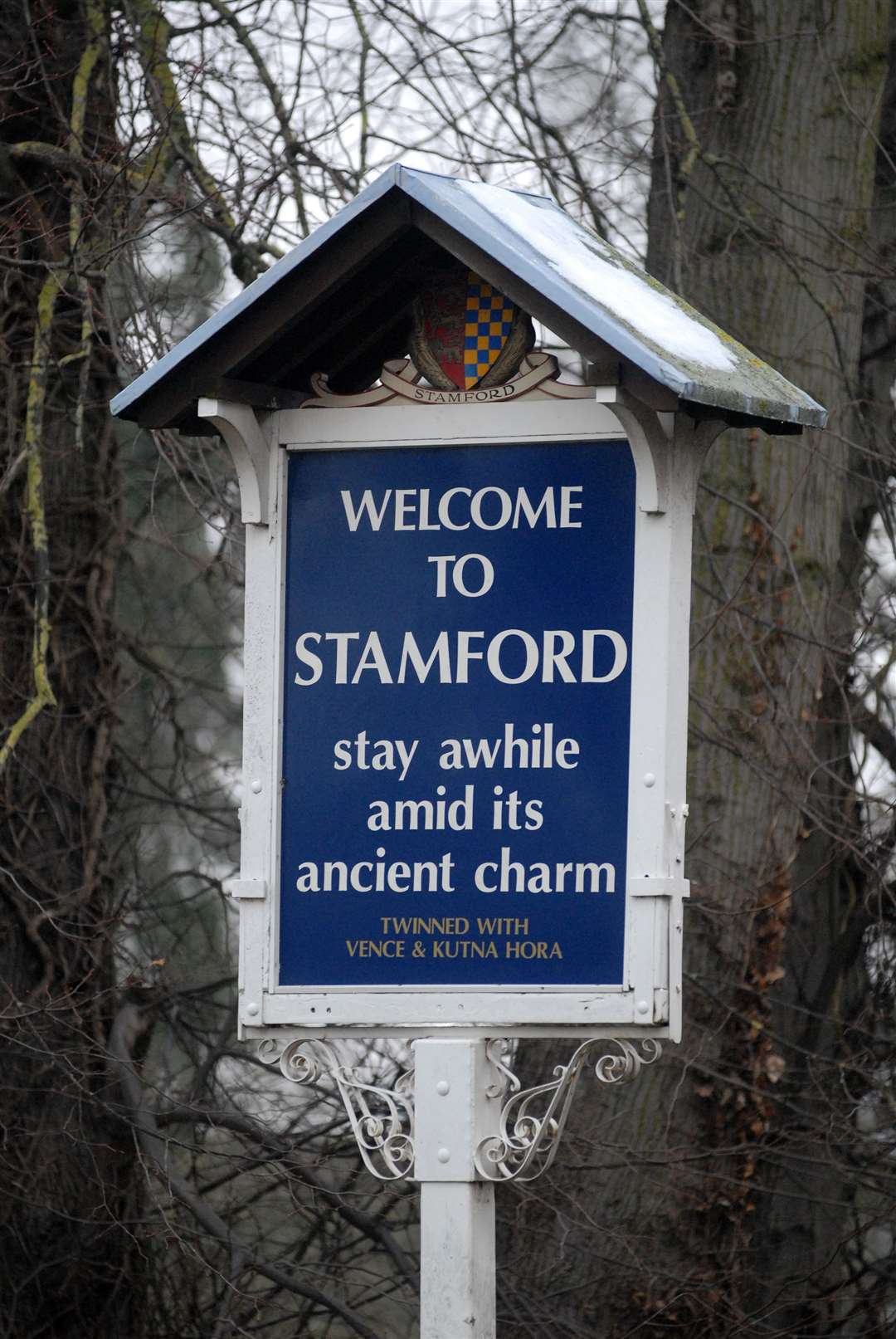 Welcome to Stamford sign by the William Cecil