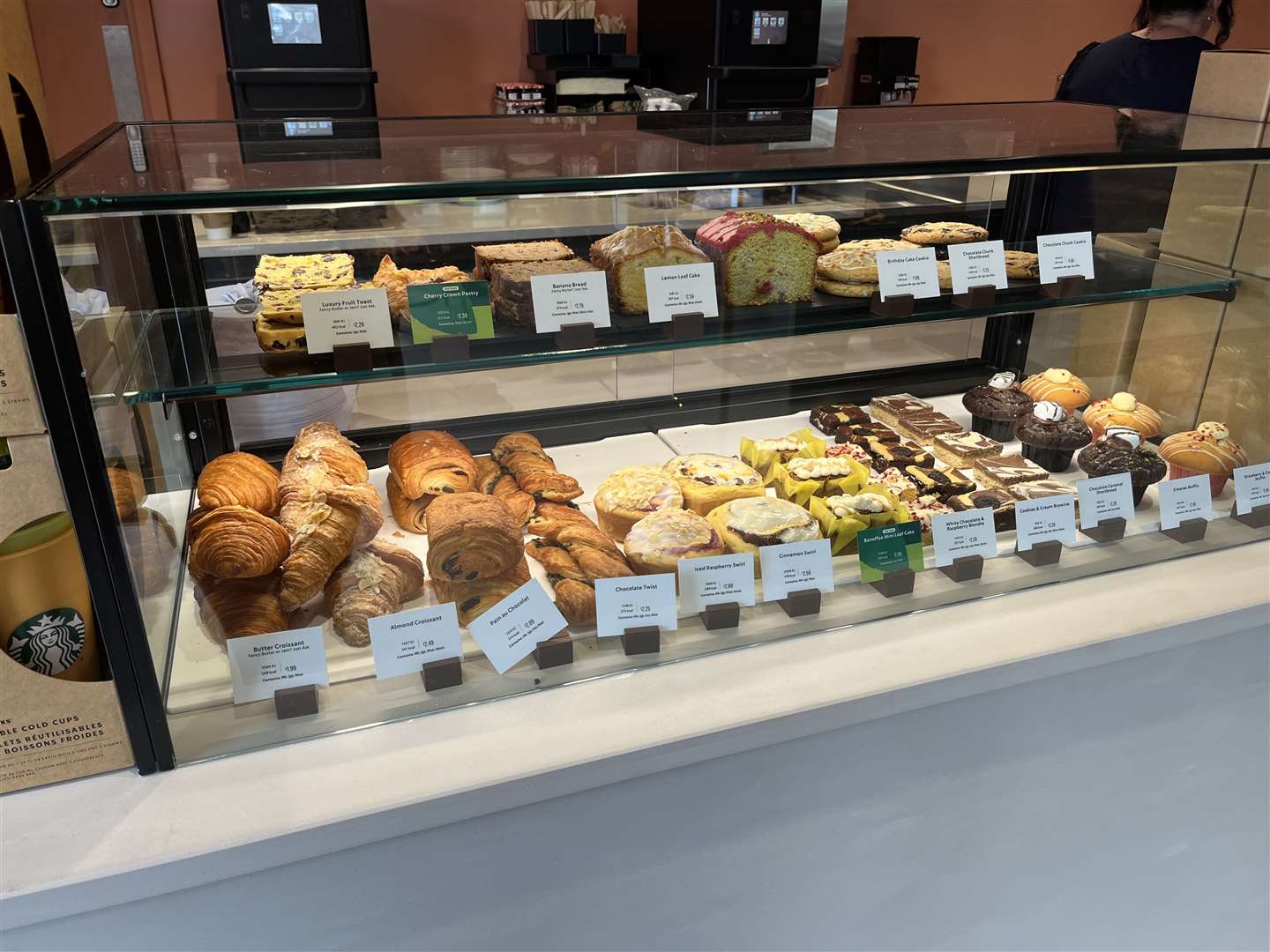 A number of cakes and pastries are available (57670441)