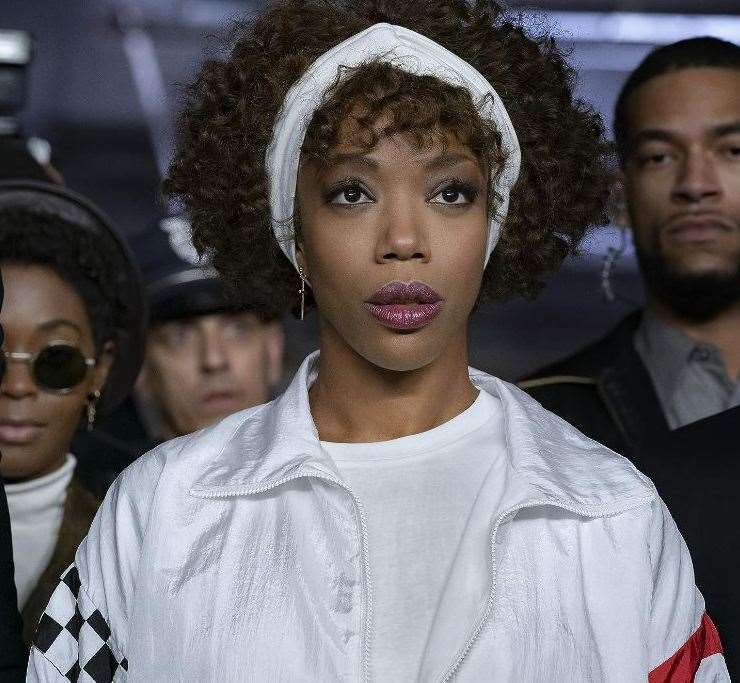 Whitney Houston: I Wanna Dance with Somebody