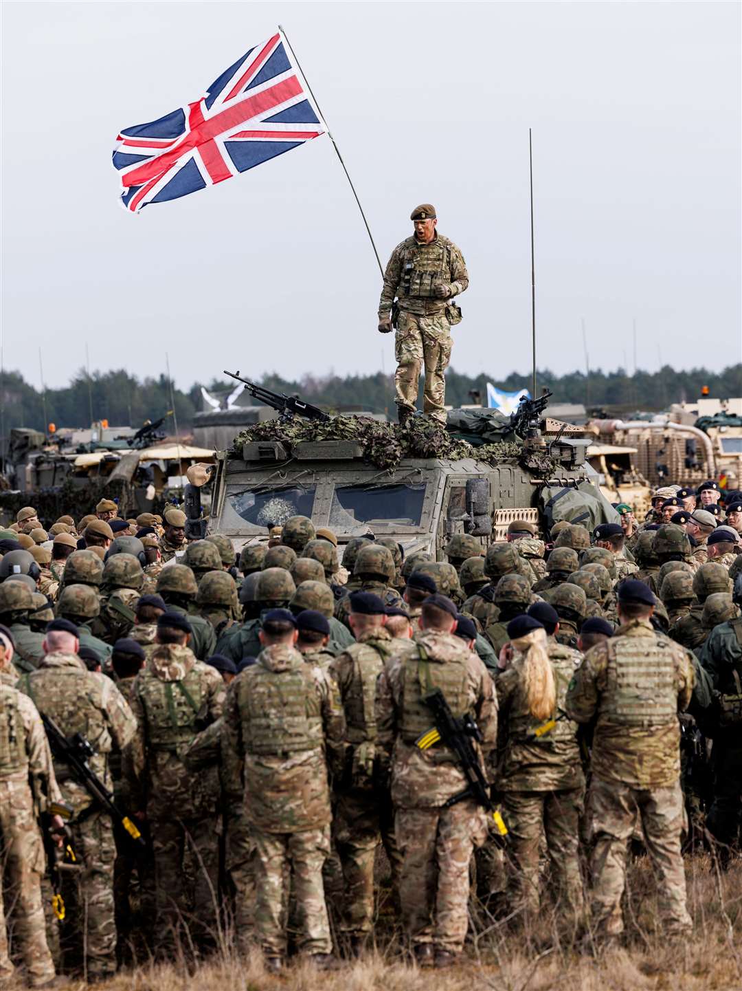 The Commanding Officer of the 7th Infantry Brigade addresses the troops