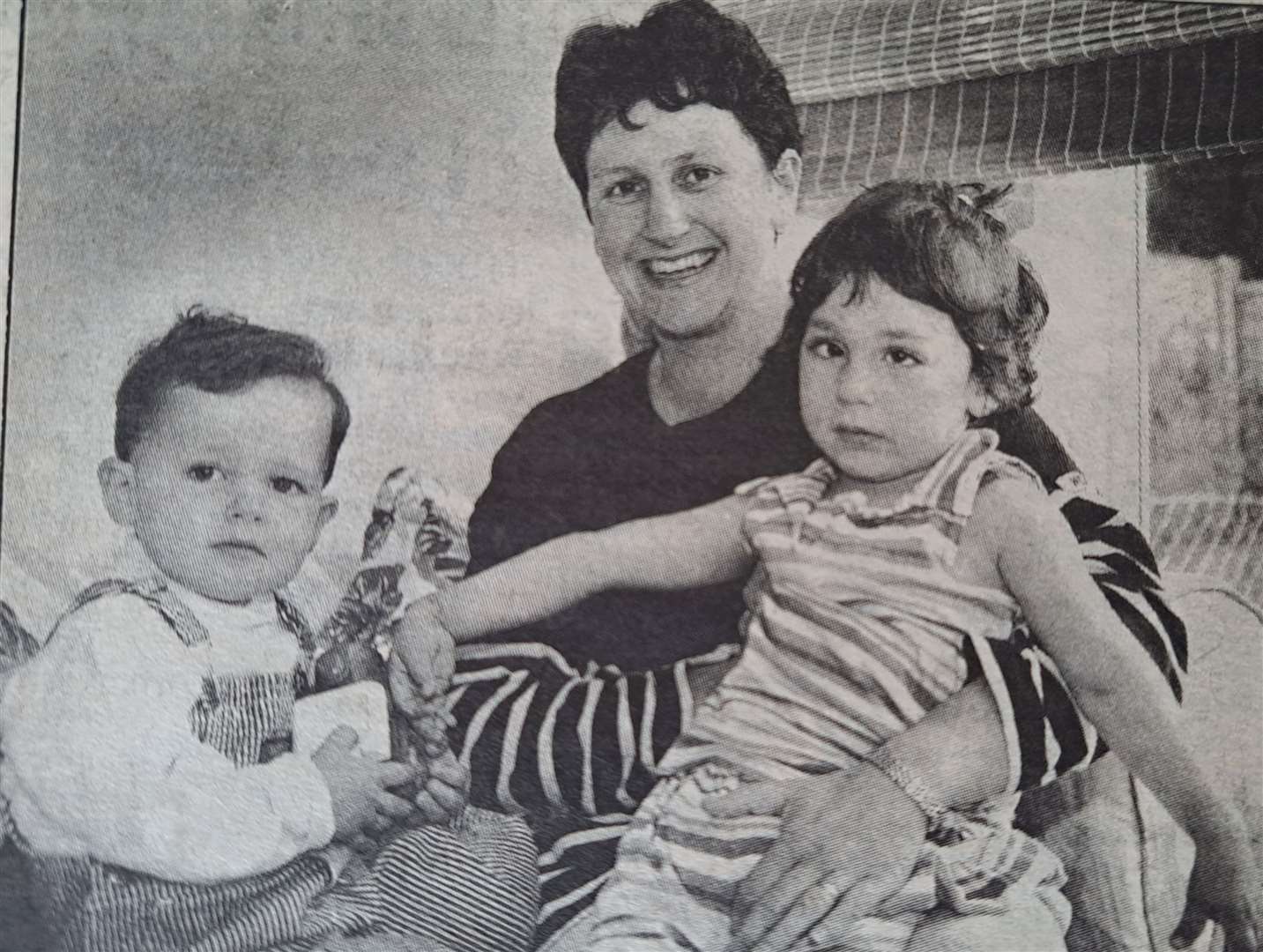 Abigail Mellor (right) with mum Sharon (centre) and brother Jack (left).