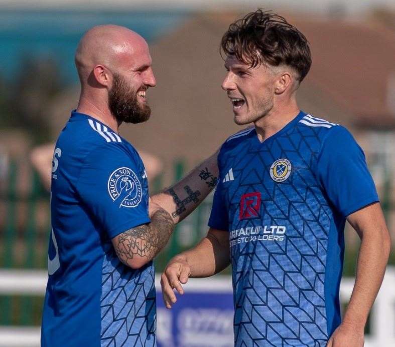 Jack Gurney and Tom Harris celebrate. Photo: Steve Nesbitt @linscsnapper
