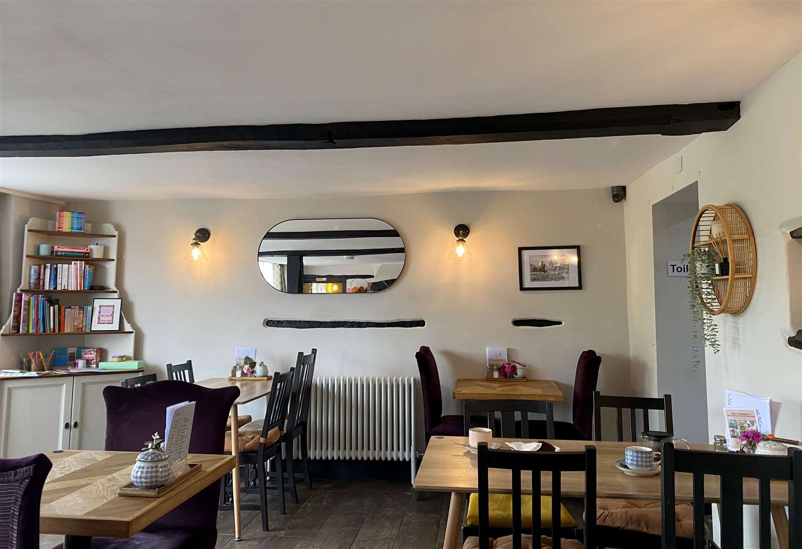 A cosy and relaxing atmosphere with rustic characteristics