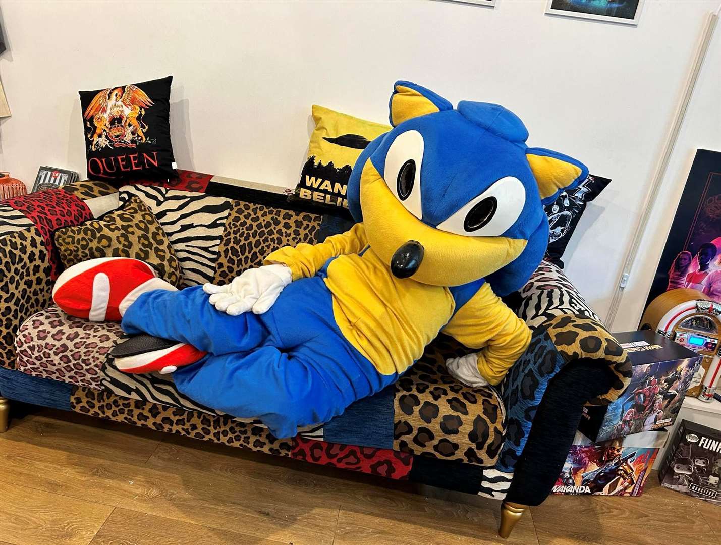 Sonic the Hedgehog posing for the camera!