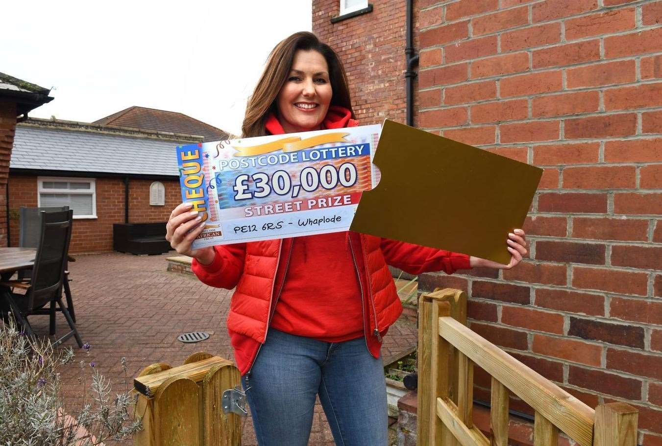 Ambassador Judie McCourt with the cheque for £30,000. (42838989)