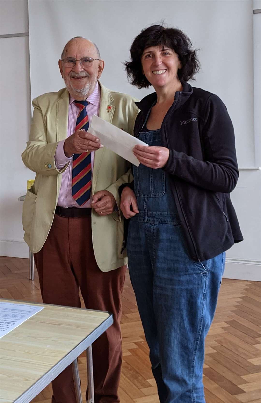 Rev James Farley and winner Sarah Tarlow (52362898)