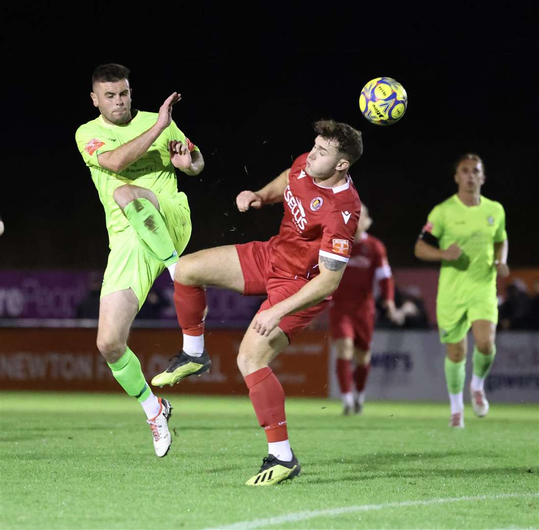 Jack Duffy battles for the ball. Photo: Rob O'Brien