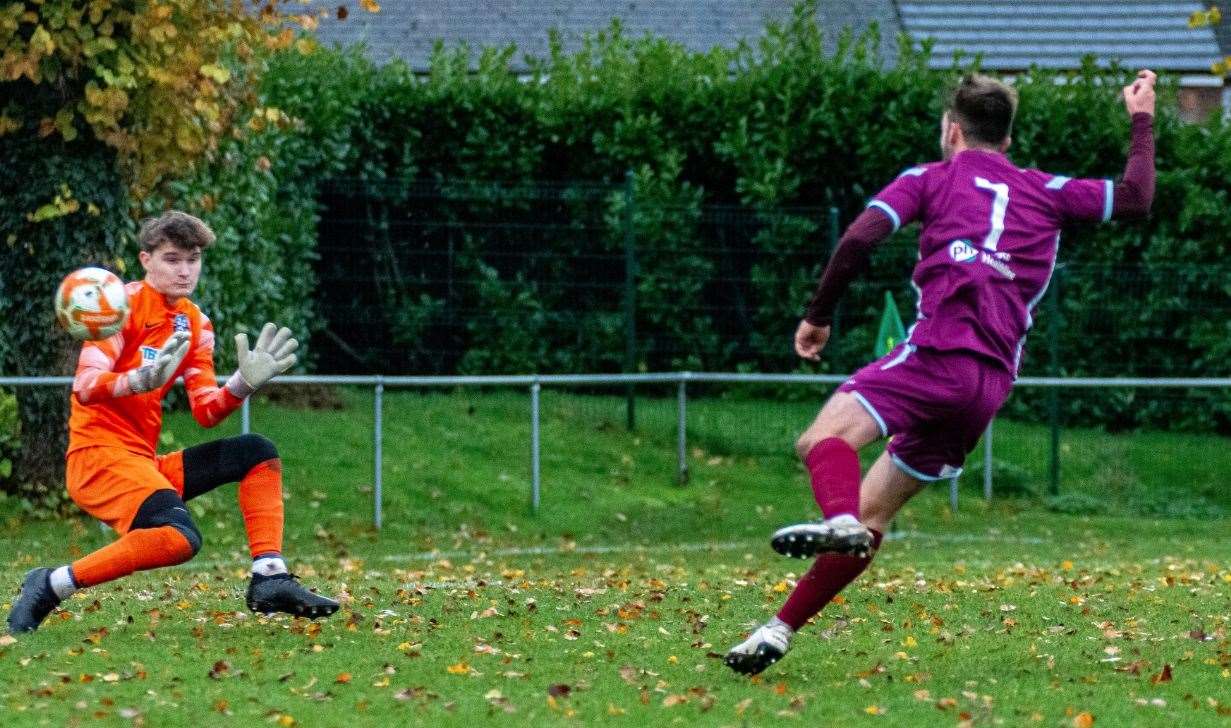 Zak Munton doubles the lead. Photo: Dan Allen