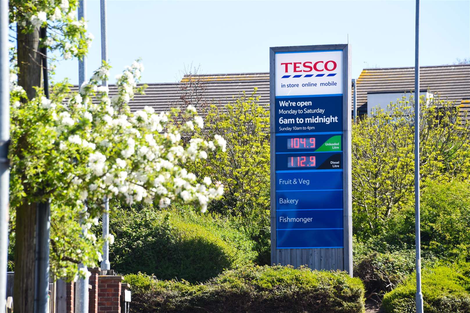 Most pay-at-pump stations are run by supermarkets but the new system is the responsibility of banks and card providers