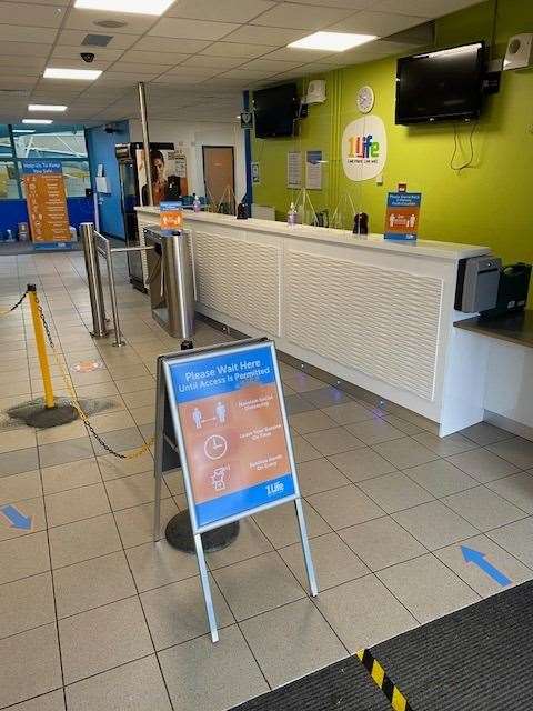 The one way system is in place throughout the facility (40855220)