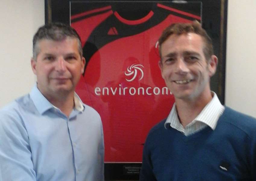 Harrowby United chairman Michael Atter (left) and Environcom's Jon Parsons.