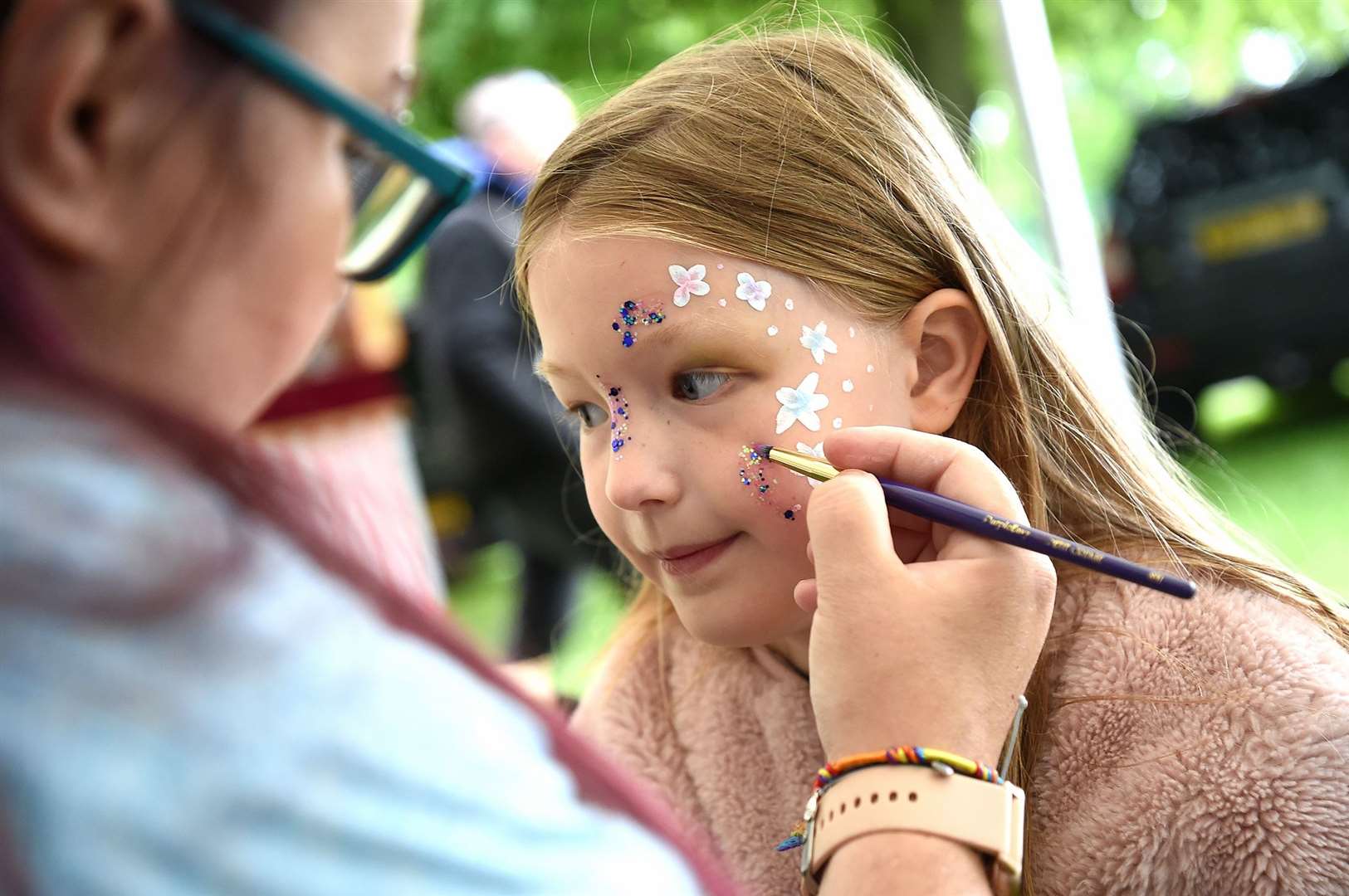 Ellie Rose Fox chose a flowery look.