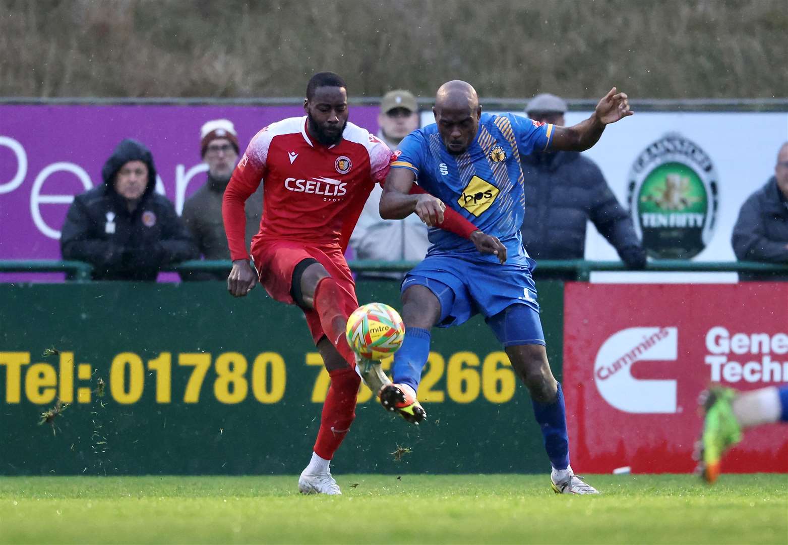 Tendai Chitiza and Theo Streete. Photo: Rob O'Brien