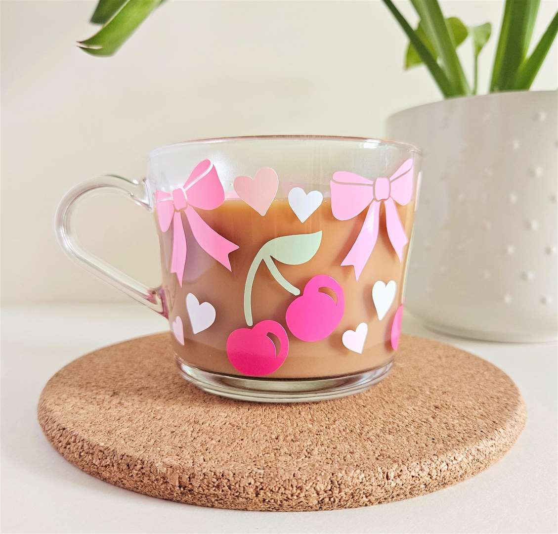 Pink bow and cherry design glass mug