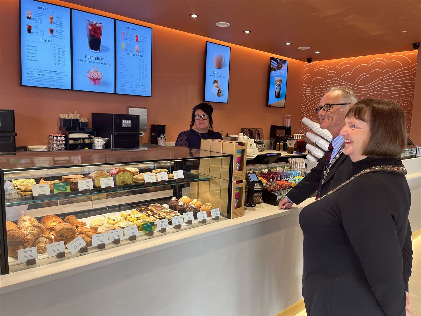 Mayor of Bourne coun Anna Kelly and consort Ned Kelly putting their order in at the coffee bar (57670438)