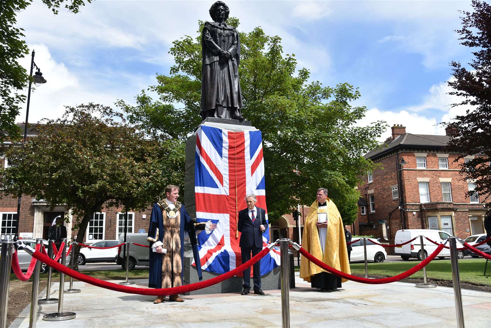 A ceremony took place to officially unveil the Margaret Thatcher statue in Grantham. (57032893)