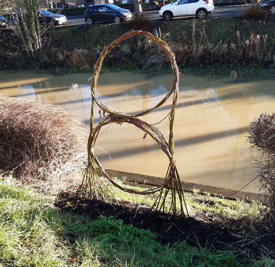 Willow sculptures to celebrate Spalding's connection to eel fishing have been installed along the river bank