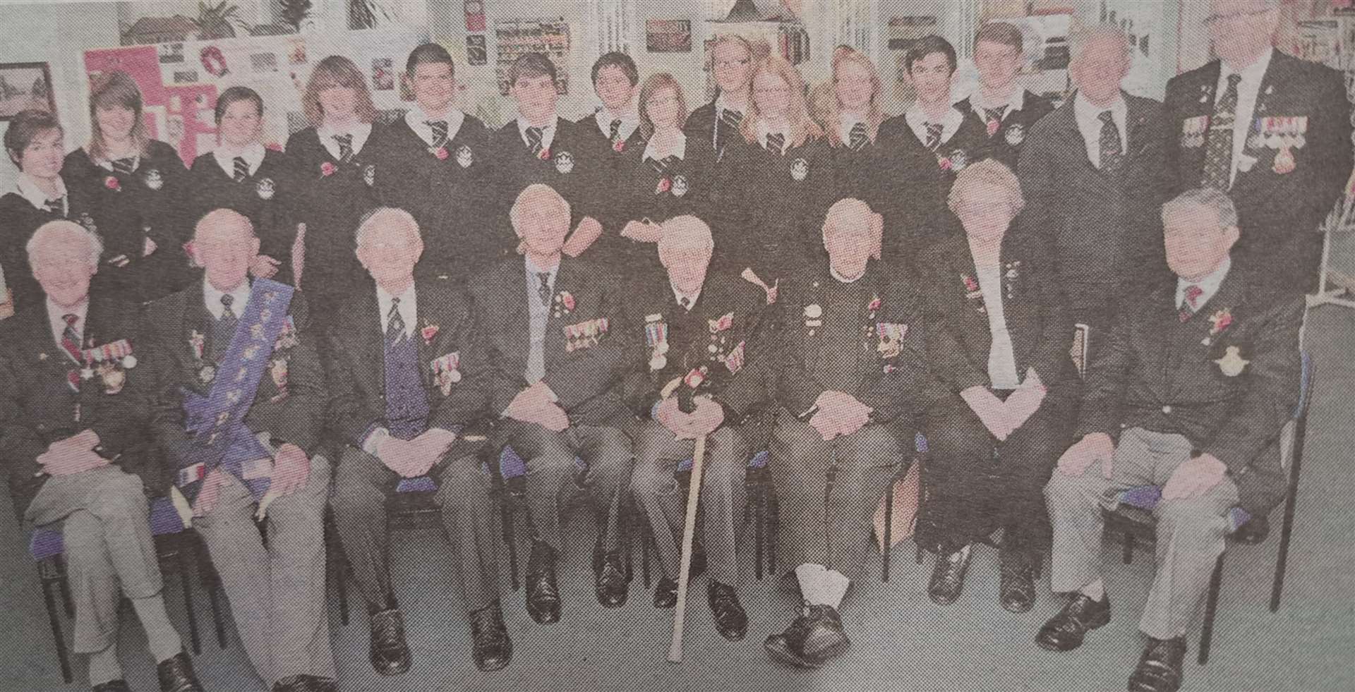 Students learning from war veterans