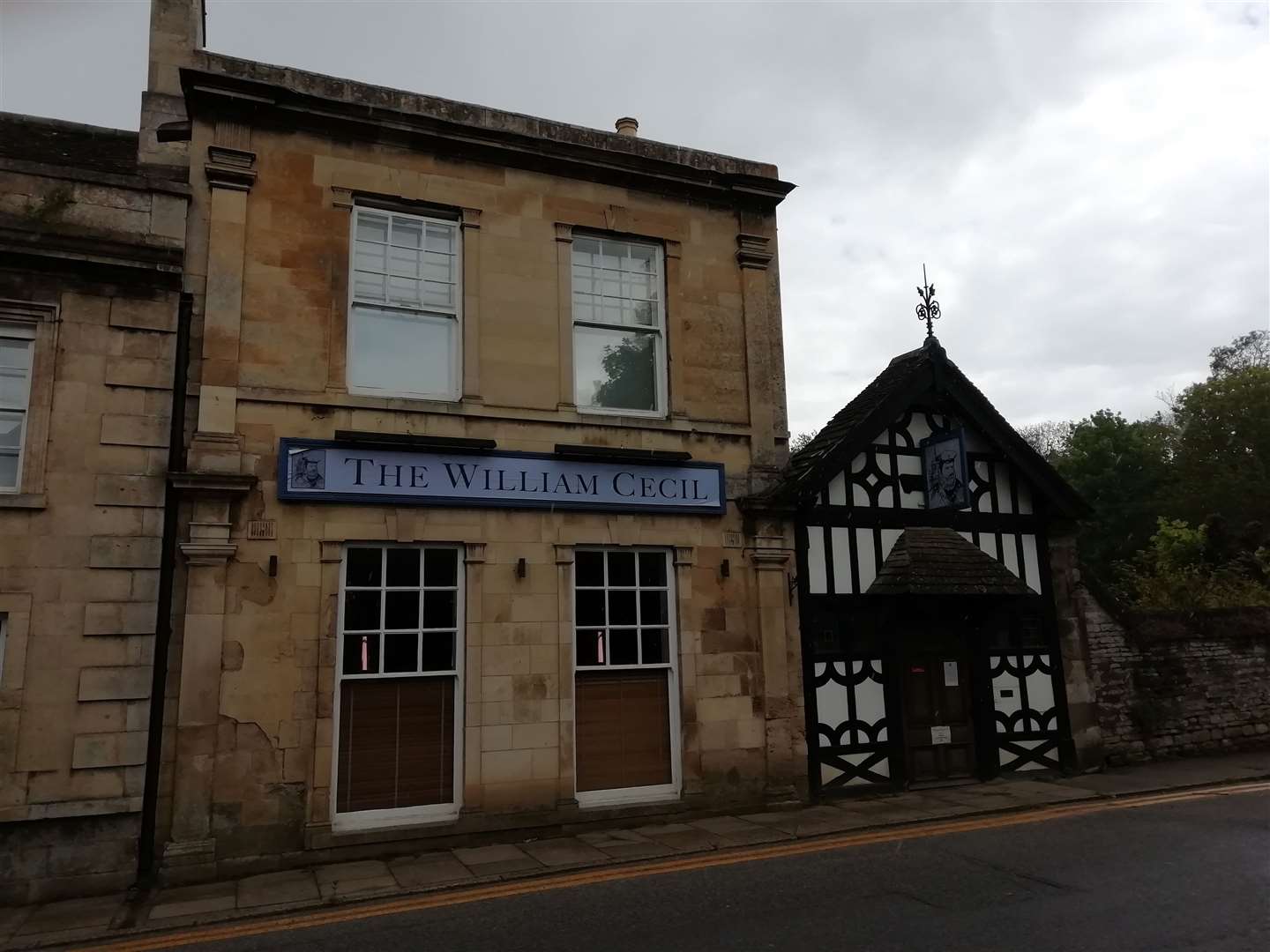 The William Cecil Hotel (34220560)