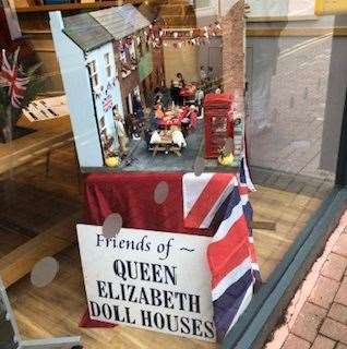 Queen Elizabeth dolls houses