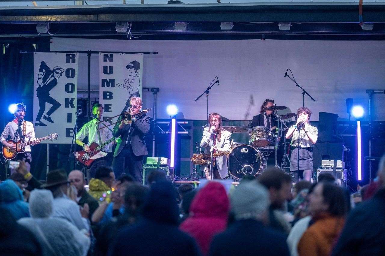 Join Knipfest 2024 in Woodnook for live music, family fun, and charity support