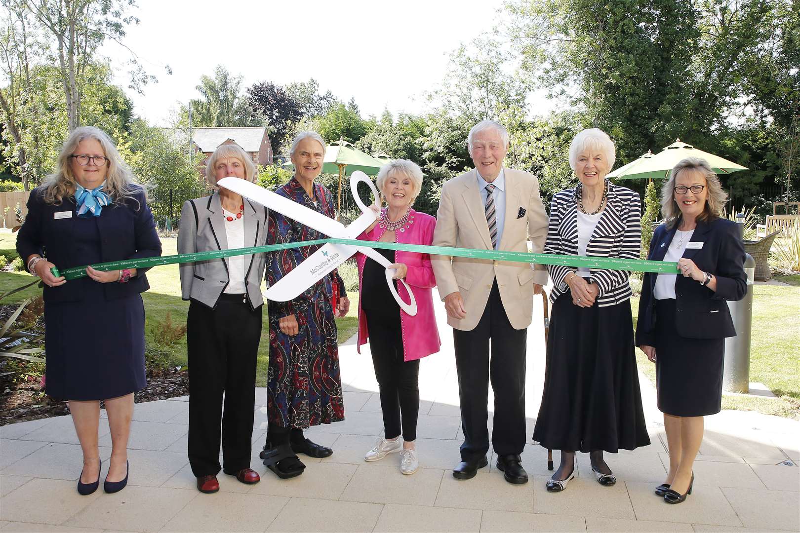 Gloria Hunniford cuts the ribbon