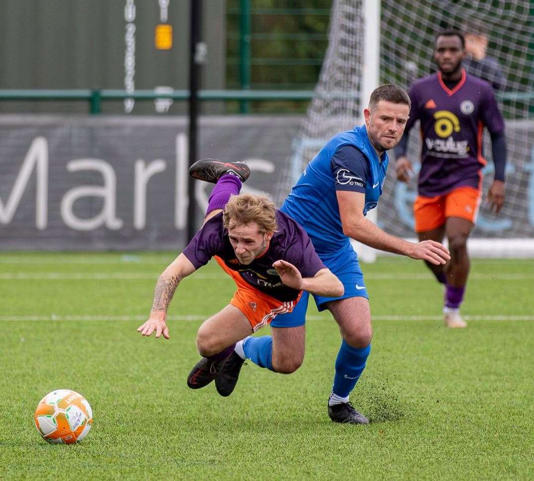 Action from Harrowby United's victory at Kirby Muxloe on Saturday. Photo: Steve Nesbitt @lincssnapper