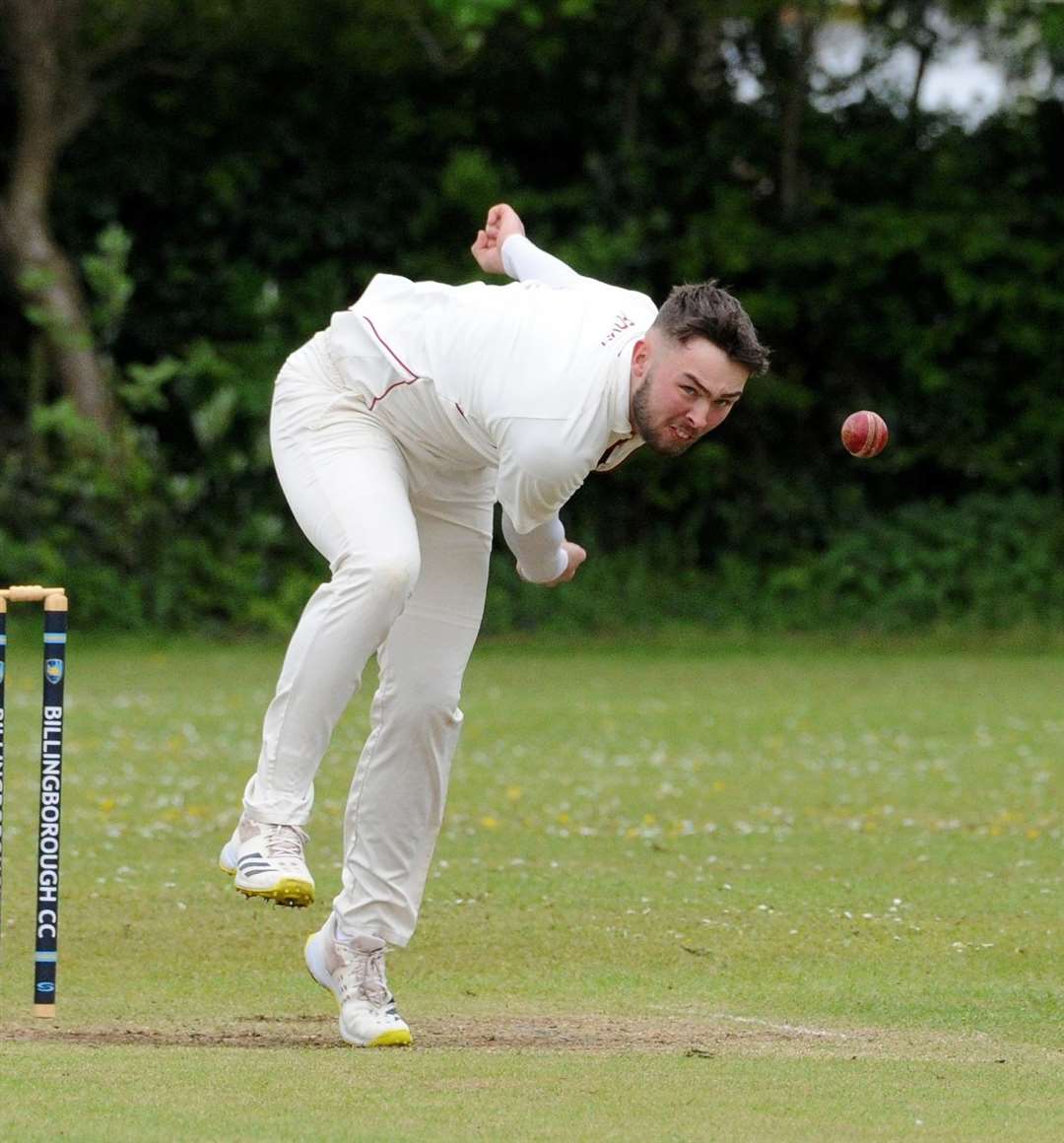 Cameron Fox bowling for Moulton 2nds.