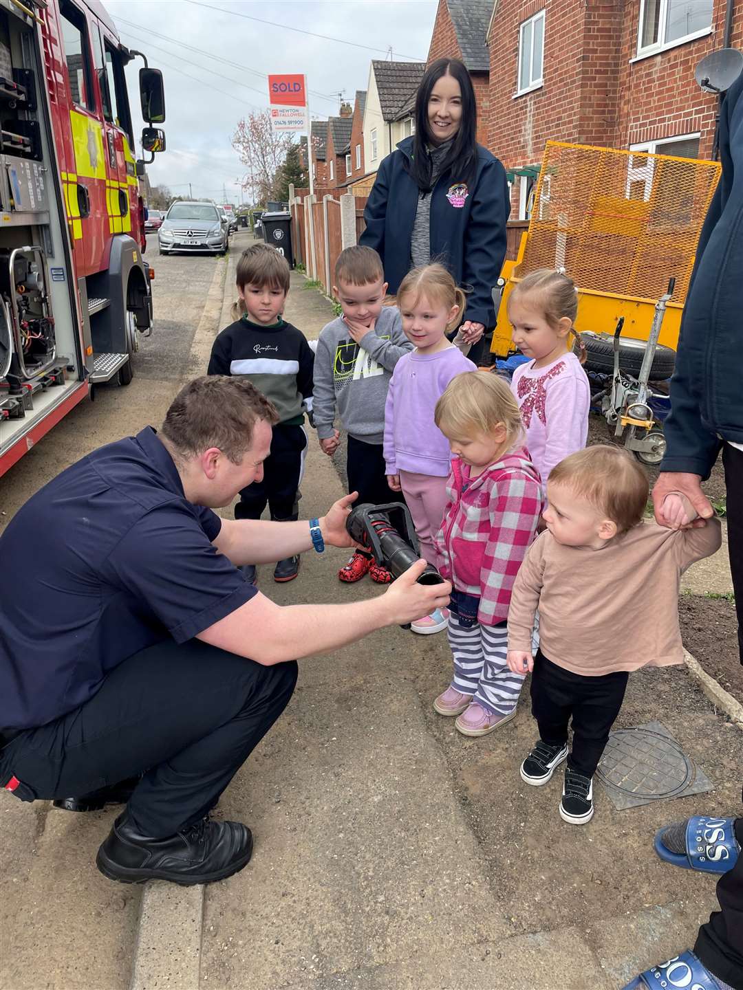 The children were fascinated by the visit.