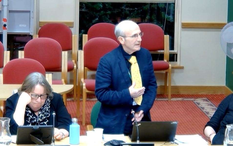 Coun Tim Smith addressing the council