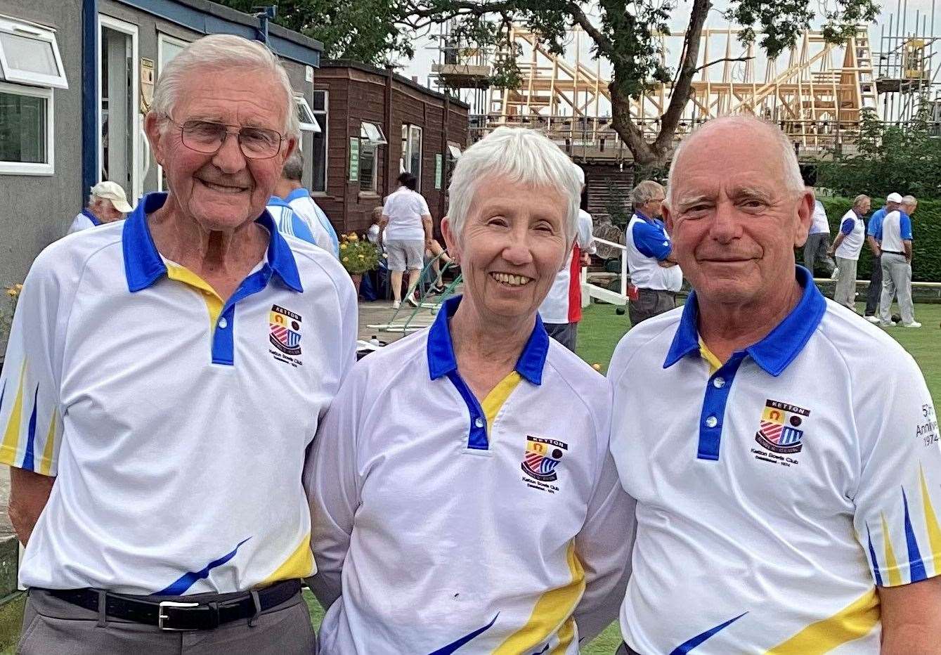 Runners-up Charlie Underwood and Sheila and Steve Brown.