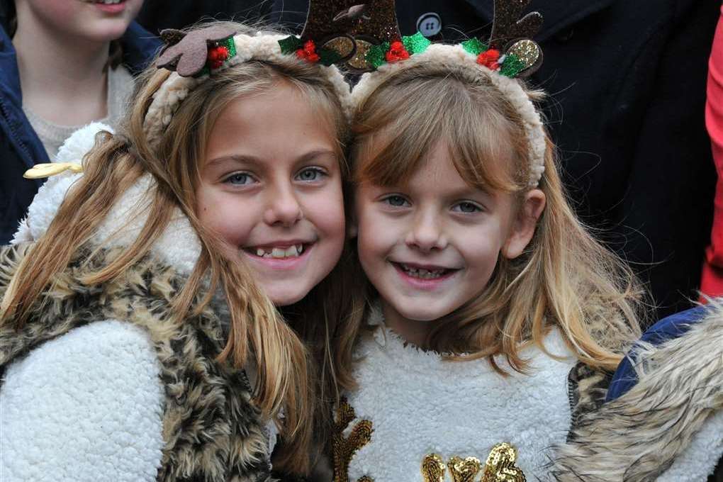Imogen and Verity Harwood. Photo: Chris Lowndes