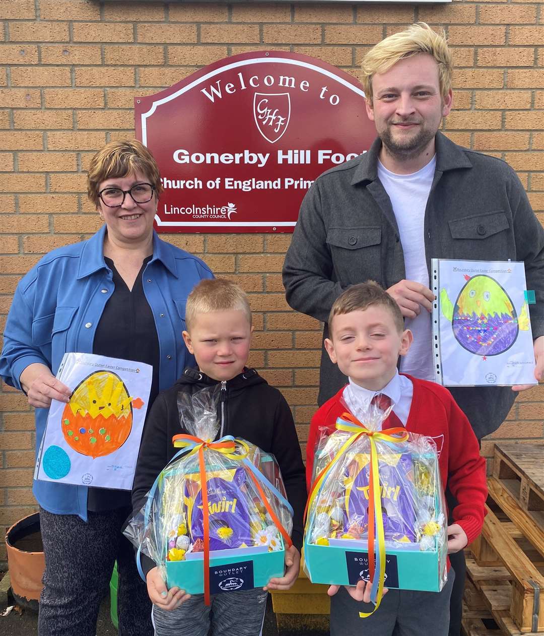 Tymoteusz Monkiewicz and Jacob Williams were presented their awards by Toby Niland and Julie Valentine from Boundary Mill. | Image: Supplied