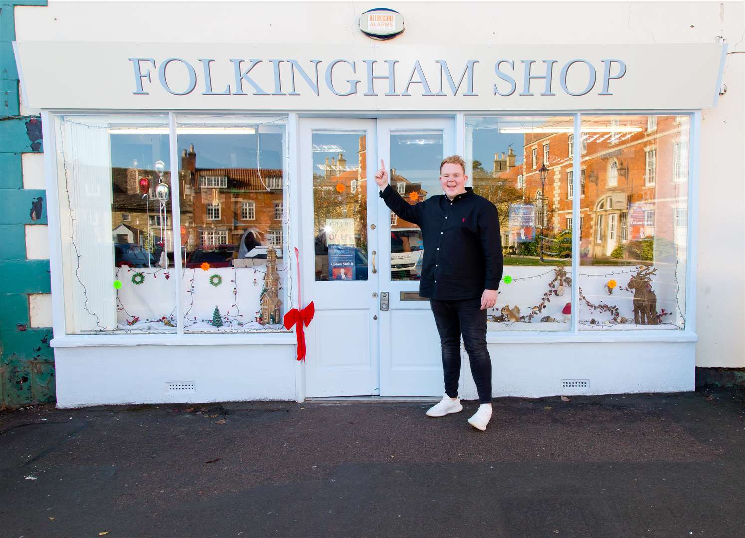 Folkingham shop opened by Coronation Street's Colson Smith. (5629605)