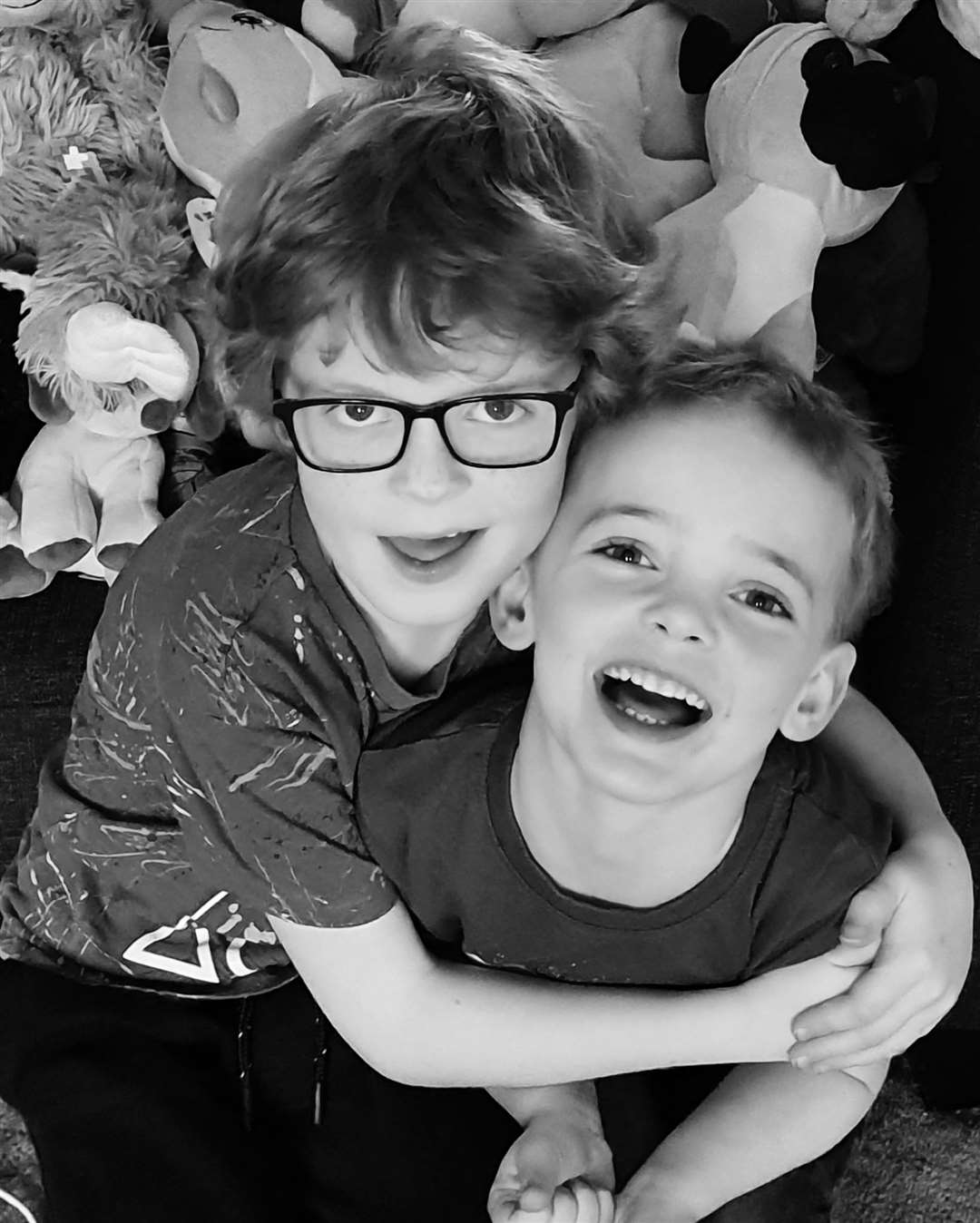 Thomas Dutton (right) with his brother Samuel (right).