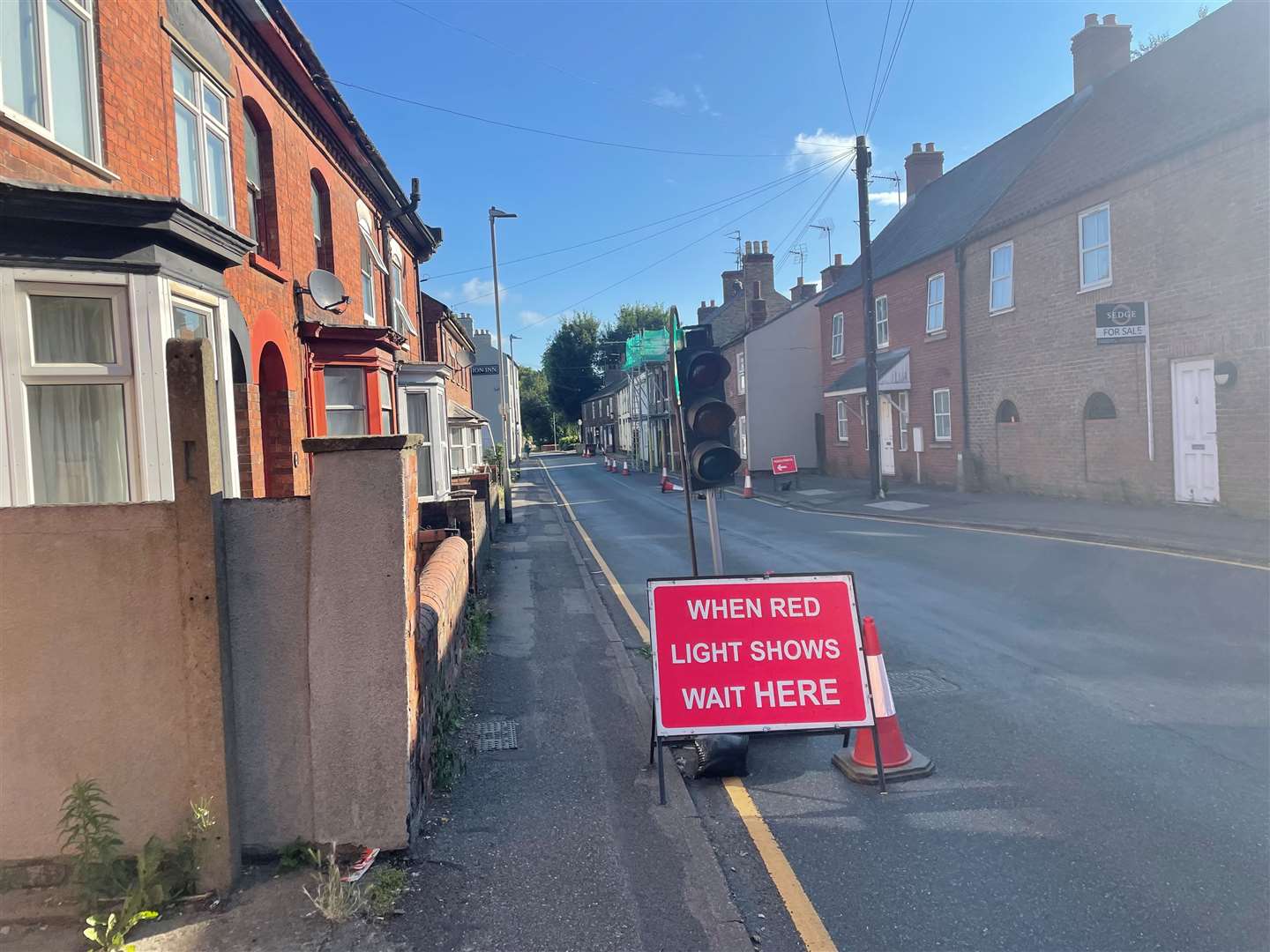 The temporary traffic lights are not working along Albion Street