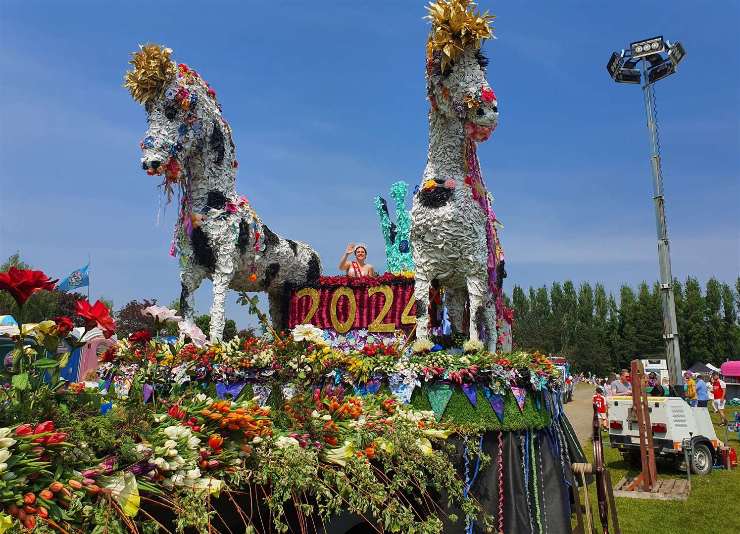 Spalding Flower Parade attracts thousands each year