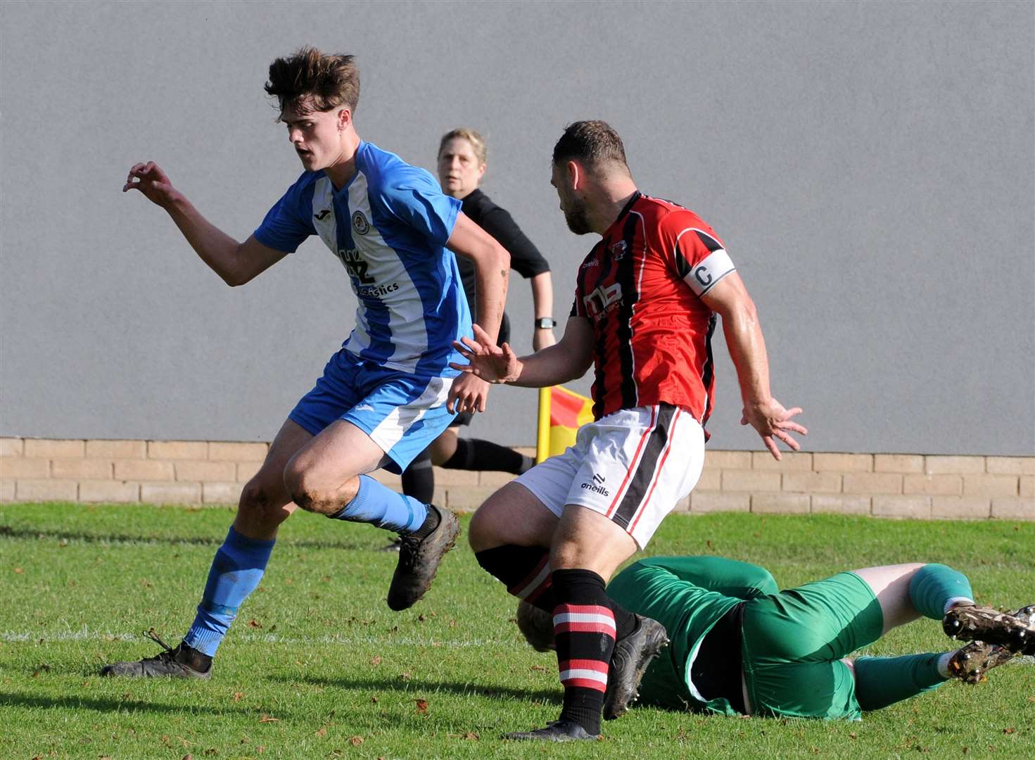 FA Vase action from Holbeach's home defeat to Droitwich Spa. Photo: Chris Lowndes