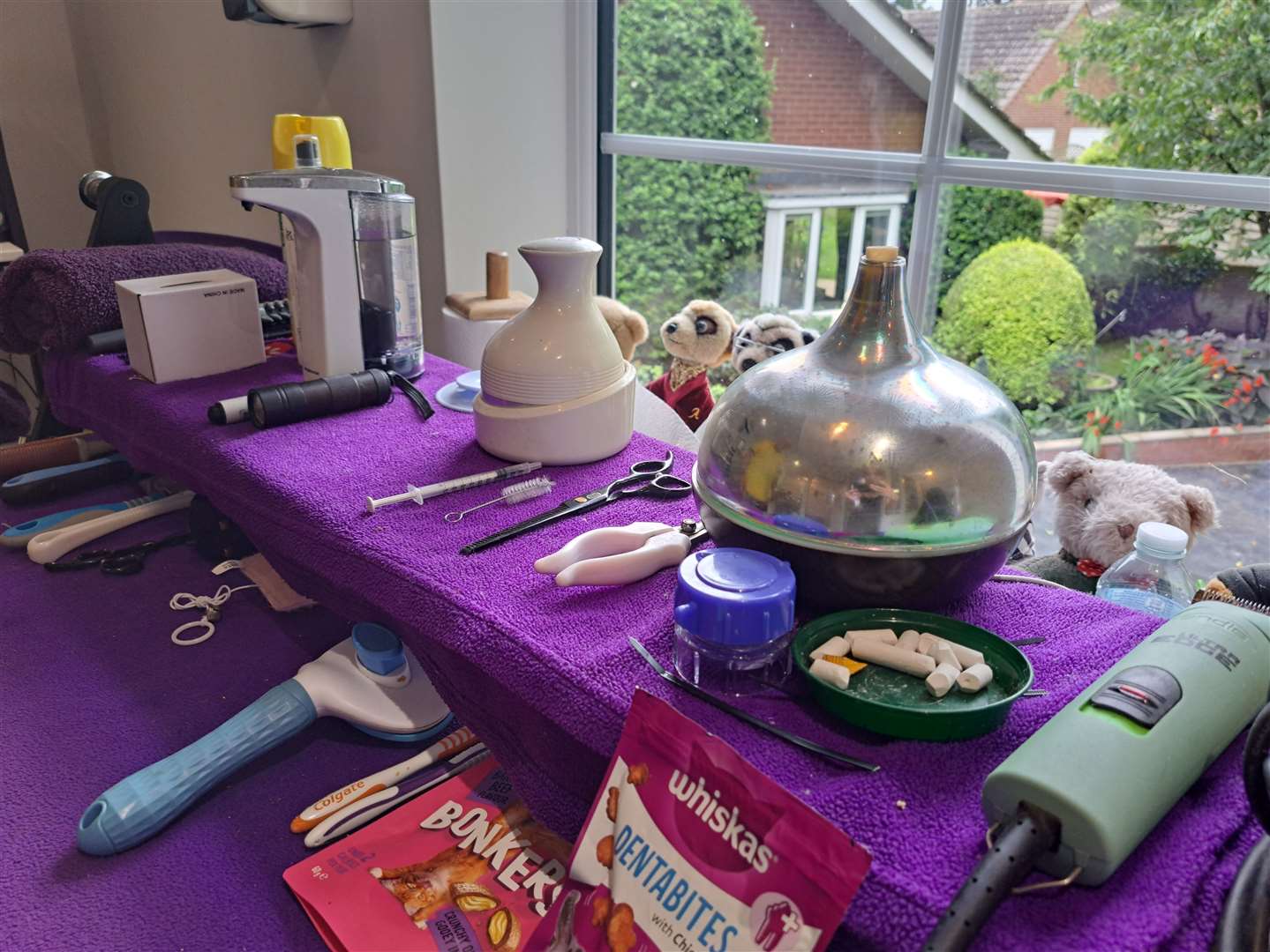 The spa area includes different gadgets and a humidifier to make the experience relaxing