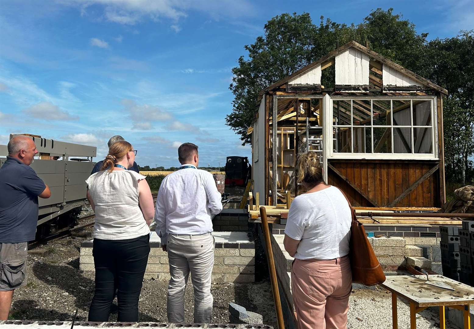 The SELCP UKSPFRPF team visit the new station at LCLR
